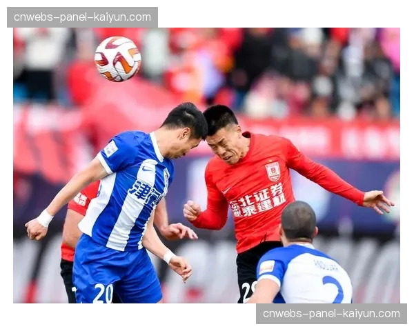 深圳新鹏城2-2长春亚泰,谭龙补时阶段头球绝平。 深圳新鹏城2-2长春亚泰,谭龙补时阶段头球绝平。